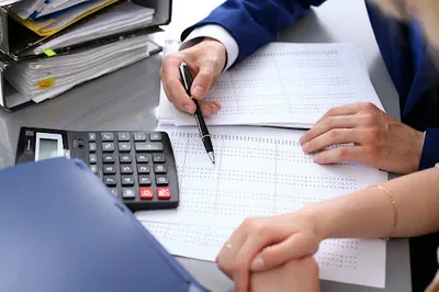 Biura Rachunkowe: Kryzysowa księgowa i wspólnicy, Malwowa, Księgowa z polecenia, Netto czy Brutto, Esperto-JG